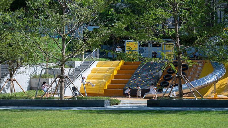 綠色生態(tài)攀爬公園游樂(lè)場(chǎng)正面圖