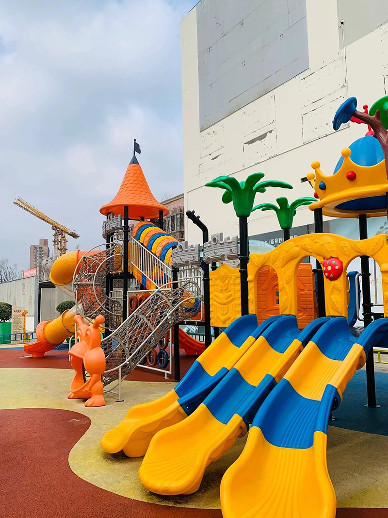 幼兒園塑料滑梯