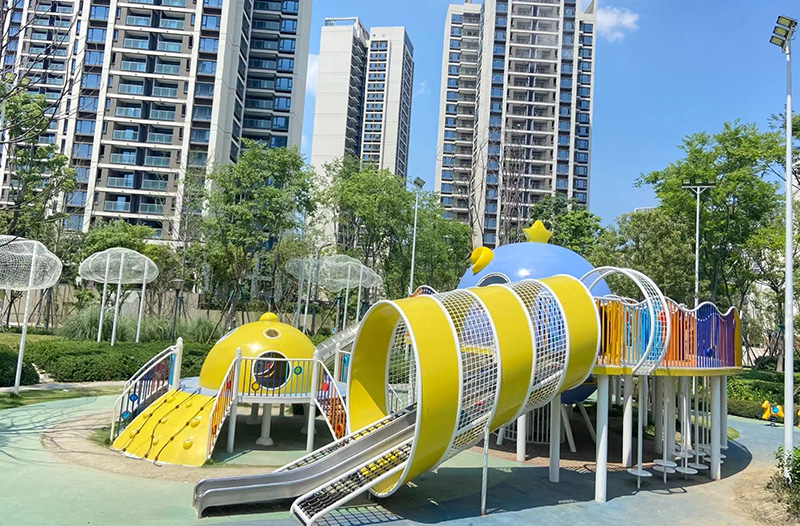 大型幼兒園非標(biāo)游樂(lè)設(shè)施